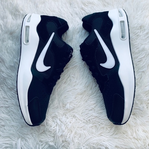 Nike Shoes - Nike Air Max Guile